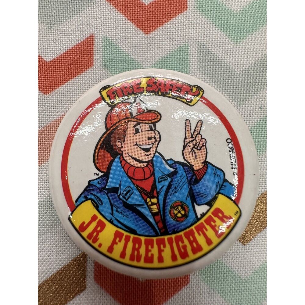 1986 Vintage Button Pinback Firefighter Gus Jr Safety NUPACO